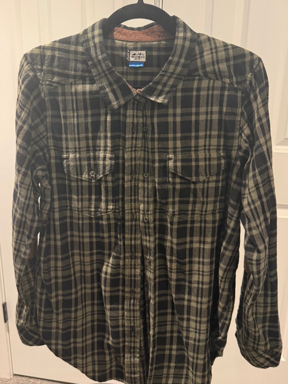 Kavu Plaid Size M Button Down